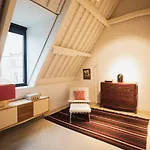 Oever House